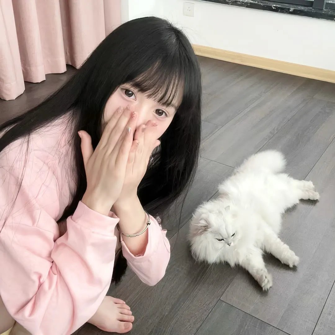 红衣小女孩